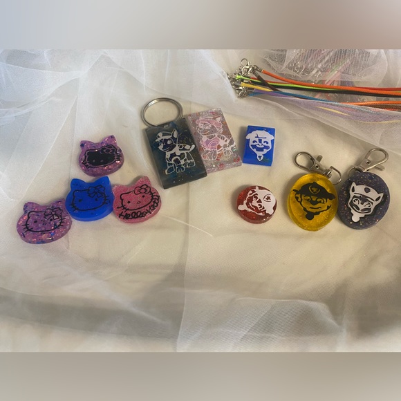 Keychains, backpack charms or necklaces - Picture 1 of 3